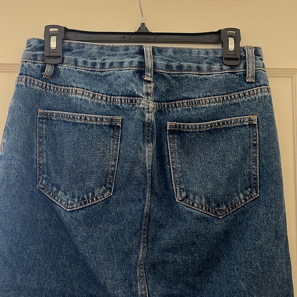 Long Jean skirt w/ slit - Picture 3 of 5